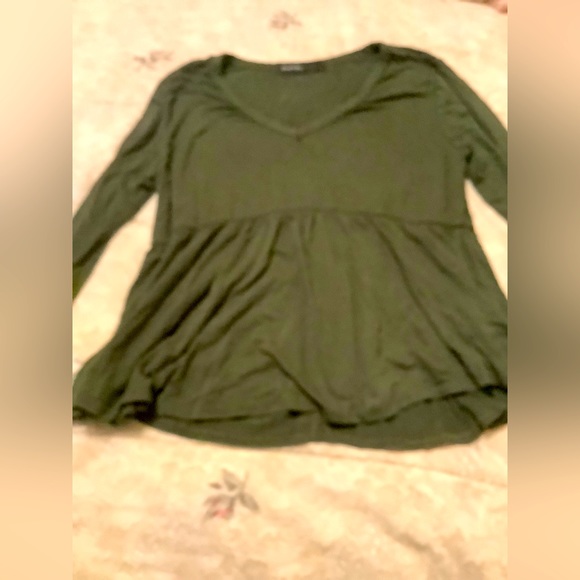 Brit & Bri XL hunter green top - Picture 1 of 6